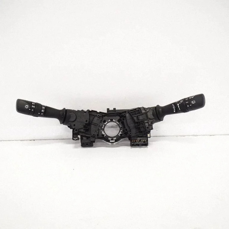 Suunatulede/tulede hoob – Toyota Auris E180 (2012-2018)