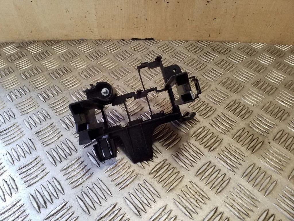 Cita salona detaļa 4G2937503A