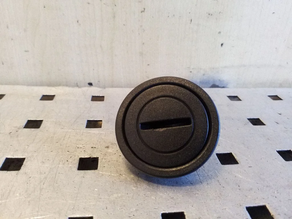Cita salona detaļa 1J0867921