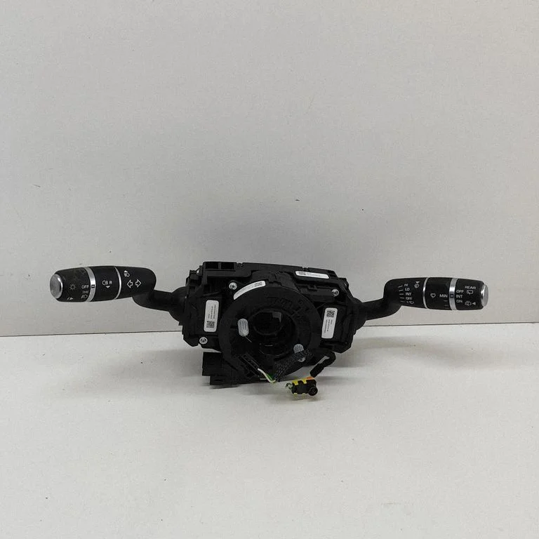 Pagriezienu/gaismu svira FK7214A664AA