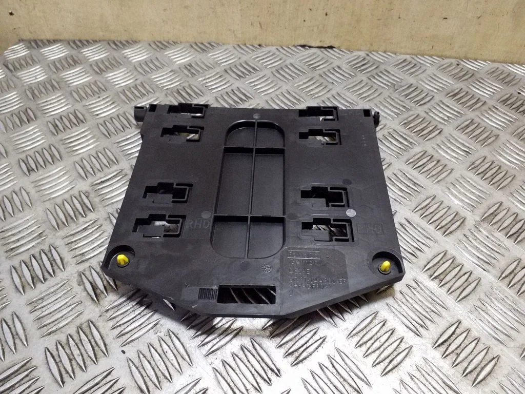 Cita salona detaļa 6G9T14A301EF