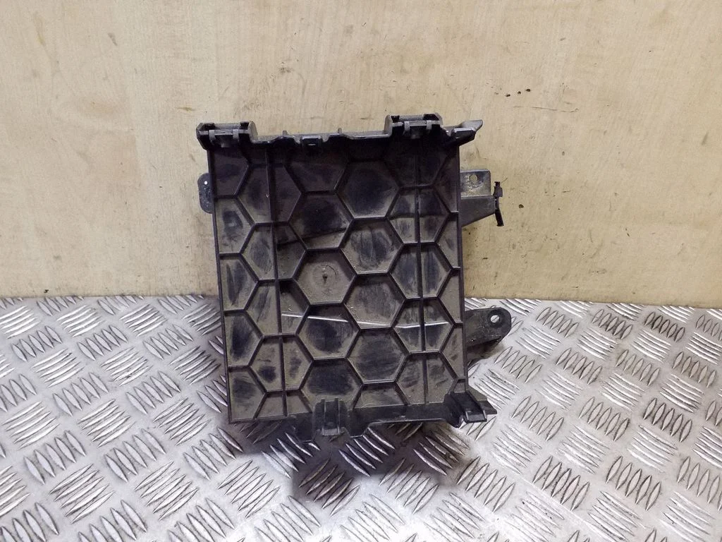 Muu salongiosa 8T0907368A