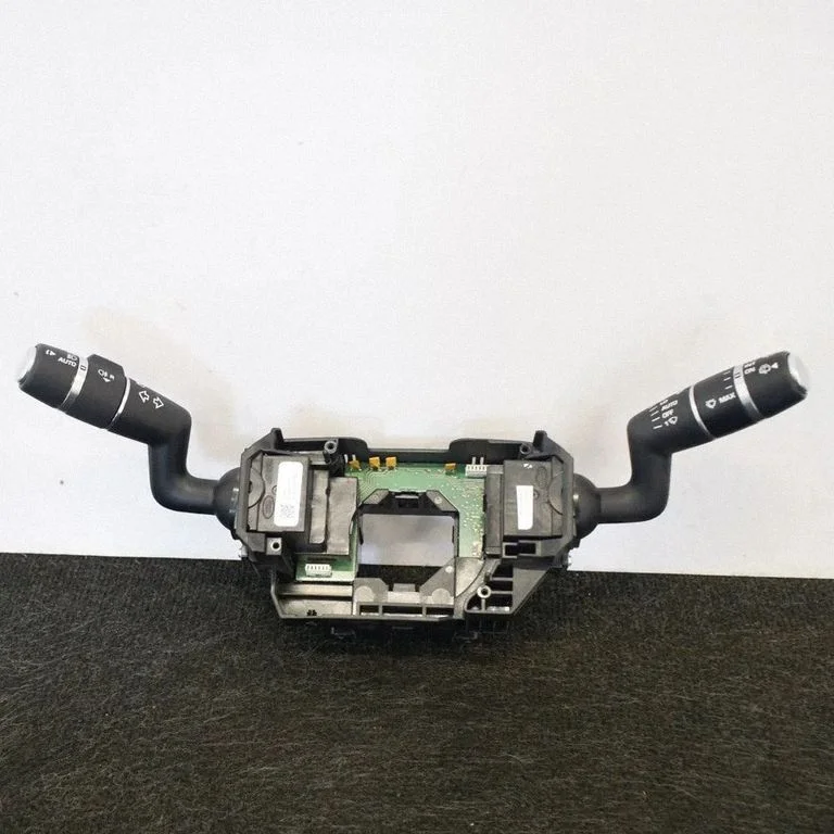 Suunatulede/tulede hoob – Jaguar XE (2015-)