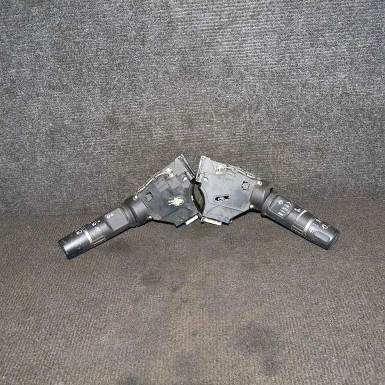 Posūkių/ šviesų rankenėlė
