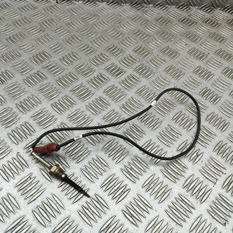 Czujnik temperatury spalin 04L906088KQ