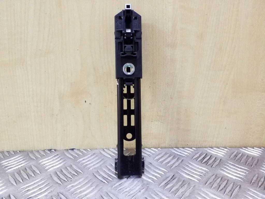Muu salongiosa 1T0857819B