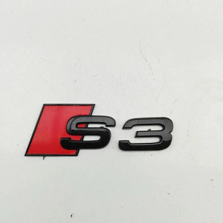Tootja embleem / mudelitähed 8L0853735