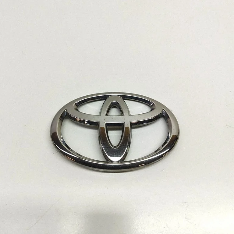 Ražotāja emblēma/modeļa burti – Toyota RAV 4 (XA50) (2018-)