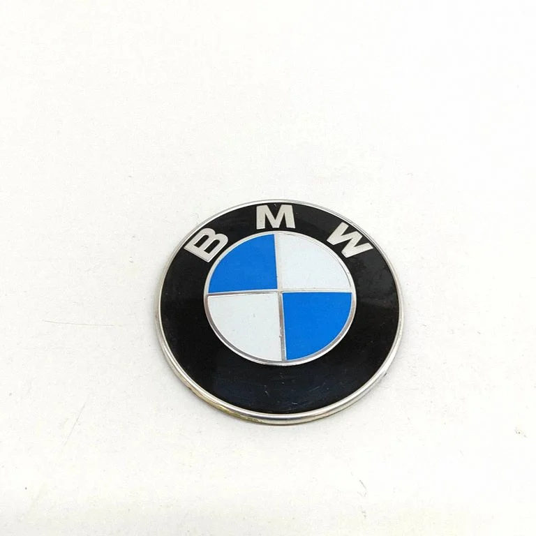 Tootja embleem / mudelitähed – BMW i3 (2013-)