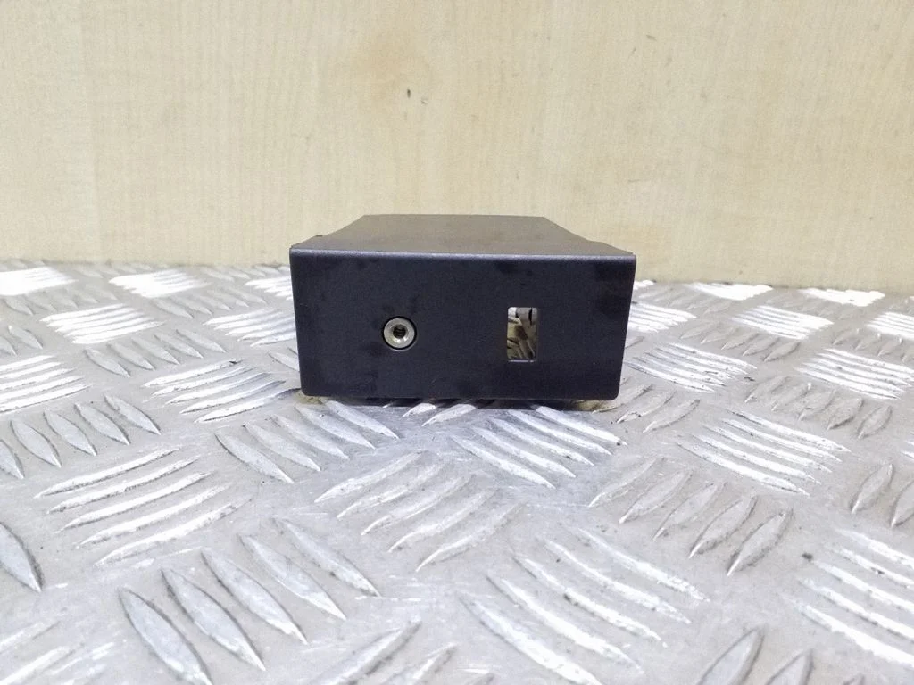 Cita salona detaļa BM51A044L28ADW