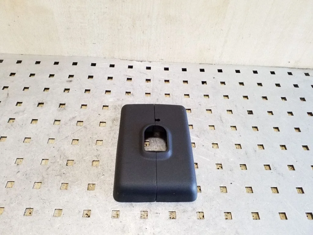 Other interior part BBM5691C7 – Mazda 3 II (2009-2013)