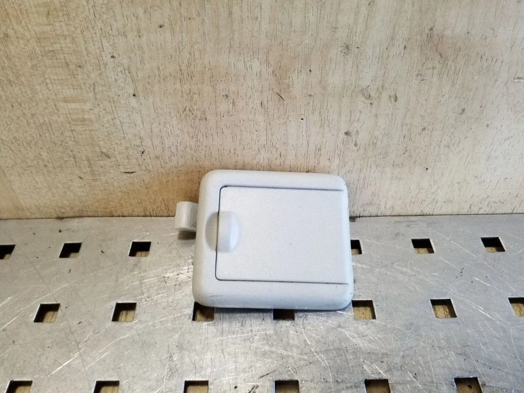 Cita salona detaļa 1T0861304M