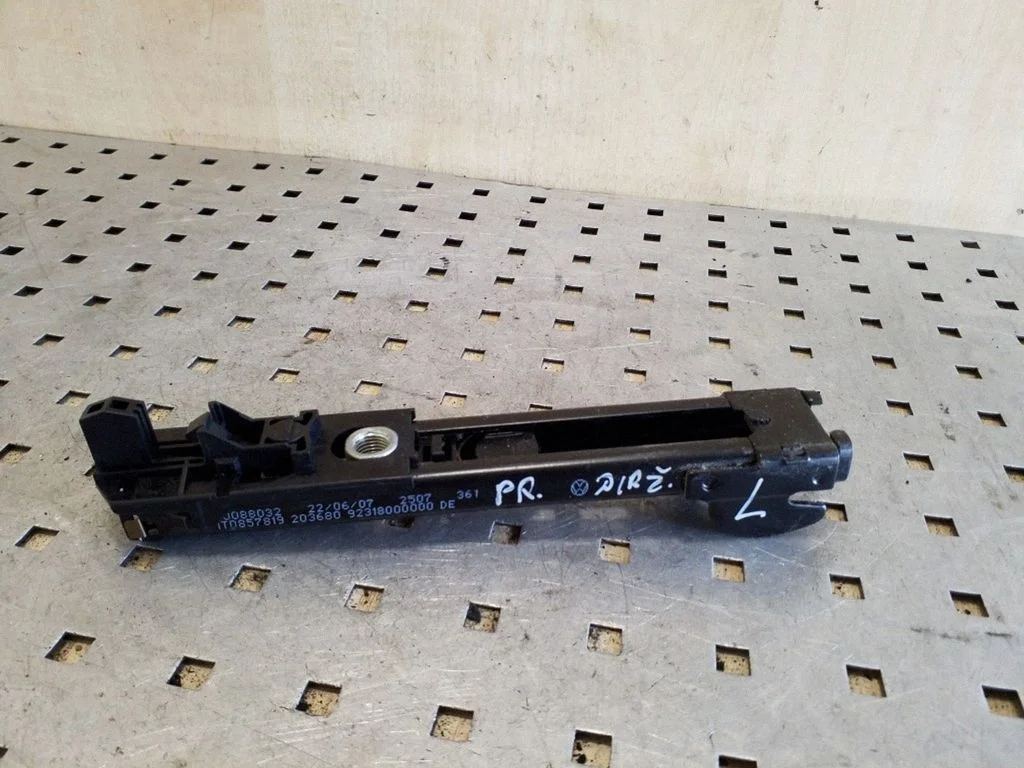 Other interior part – Volkswagen Passat B6 (2005-2010)