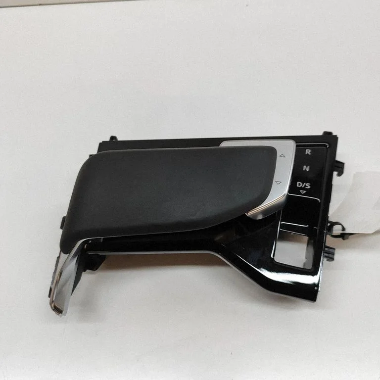 Käigukangi viimistlus (nahk, nupp) P4KR713041A – Audi RS Q8 (2019-)