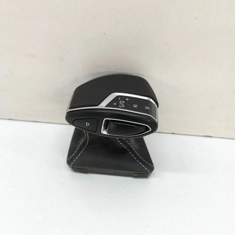 Pārnesumu pārslēga sviras apdare (āda, poga) 762713139A