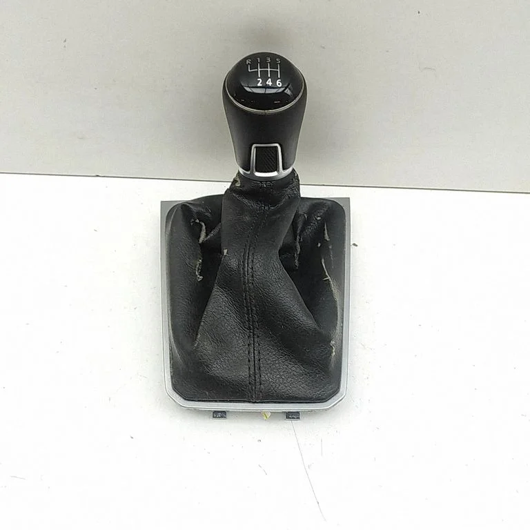 Pārnesumu pārslēga sviras apdare (āda, poga) 3G2711113B