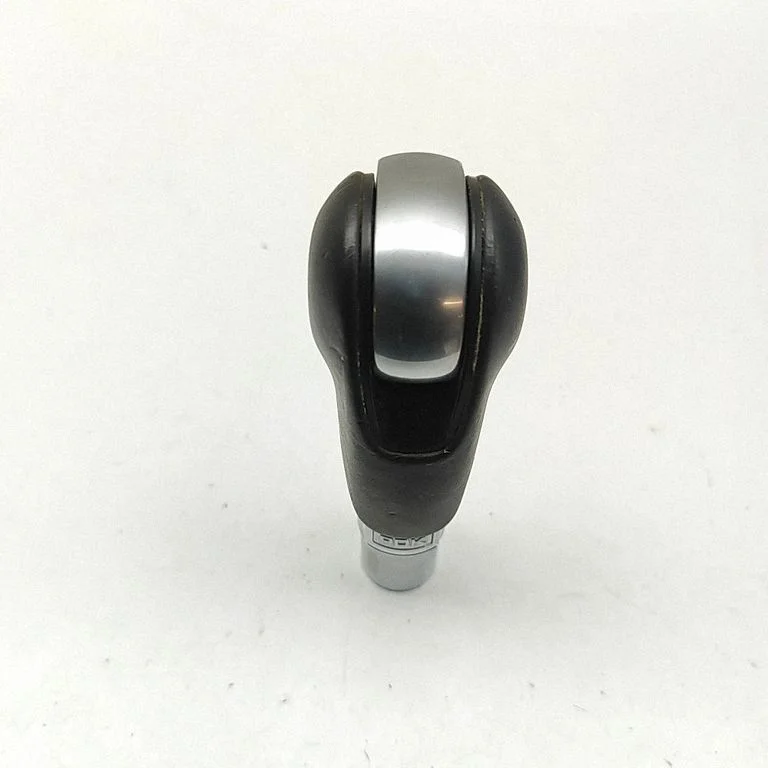 Pārnesumu pārslēga sviras apdare (āda, poga) 9G1426069