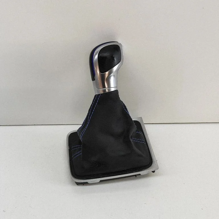 Pārnesumu pārslēga sviras apdare (āda, poga) 5GE713203C