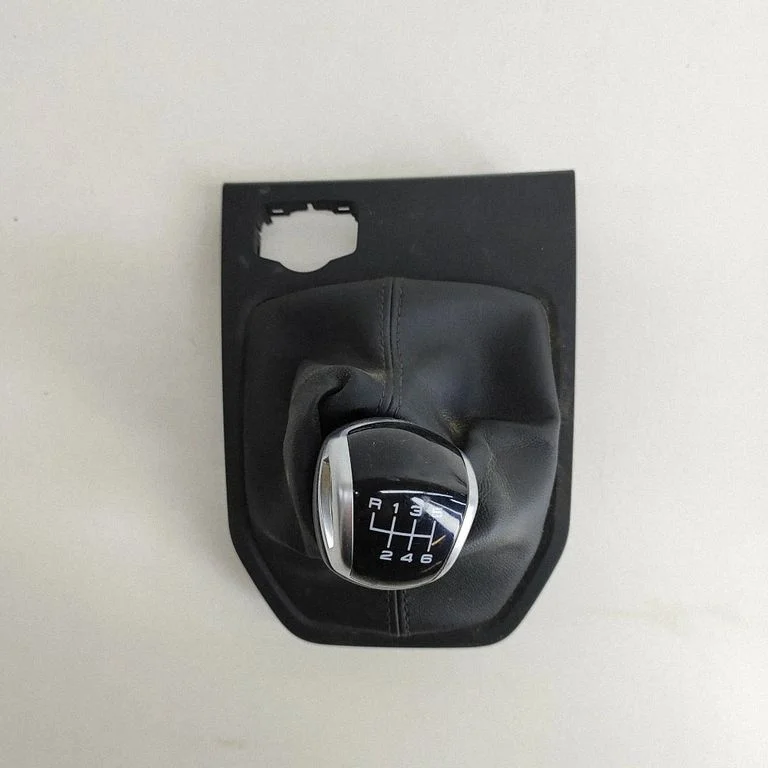 Gear lever shifter trim leather/knob – Audi A1 (2018-)