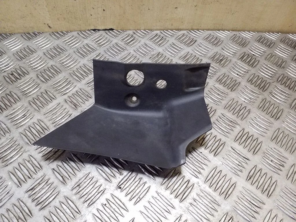Muu välisosa 8V4113N552AB