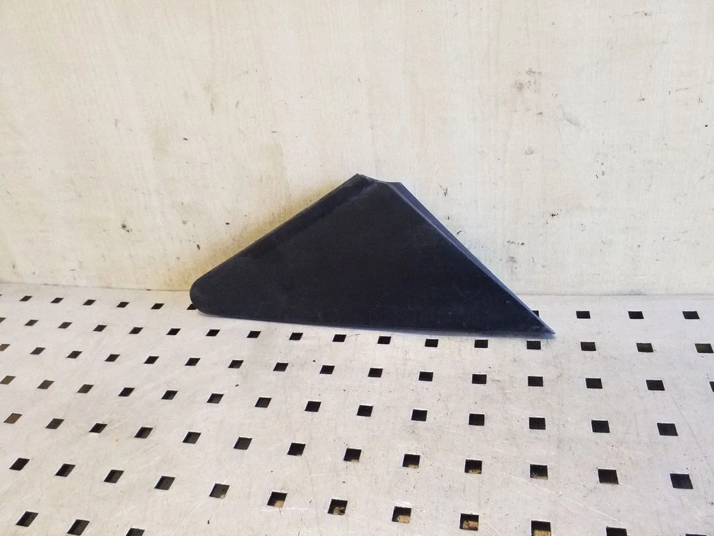 Other exterior part – Toyota Corolla Verso AR10 (2004-2009)