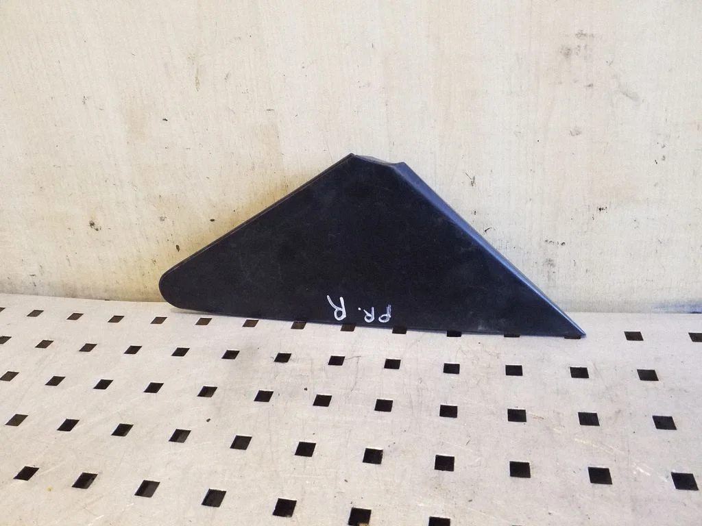 Other exterior part – Toyota Corolla Verso AR10 (2004-2009)