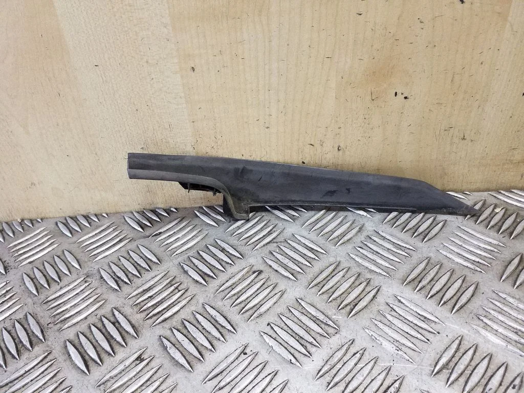 Other exterior part – Toyota Avensis T270 (2009-2012)