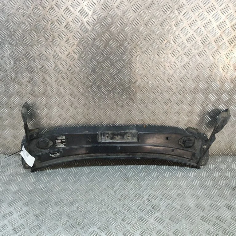 Radiatoru paneļa augšējā daļa A1646200486