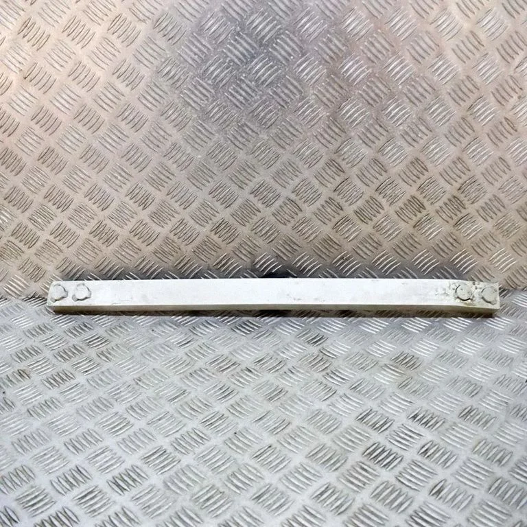 Radiatoru paneļa augšējā daļa 67275300