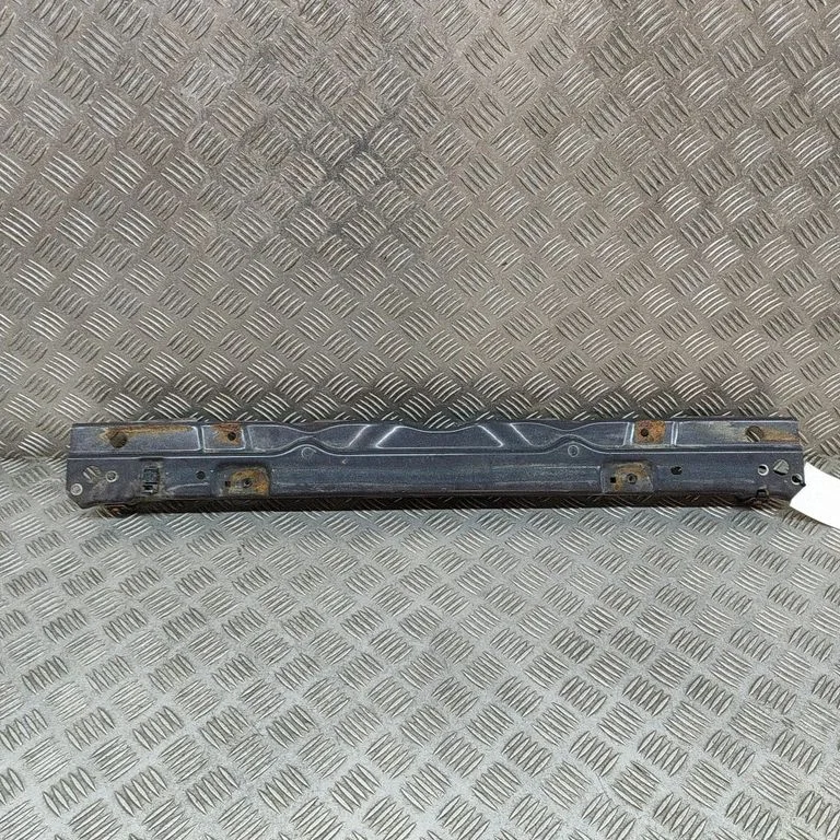 Radiatoru paneļa augšējā daļa