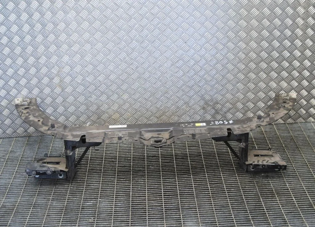 Radiatoru paneļa augšējā daļa – Land Rover Range Rover Evoque L538 (2011-2018)