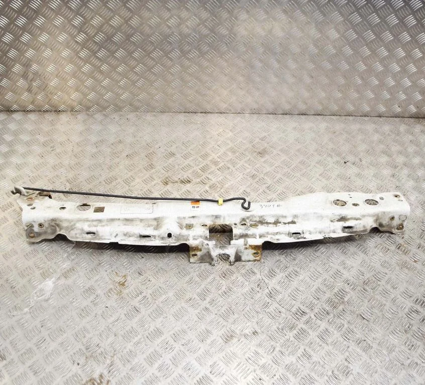 Radiatoru paneļa augšējā daļa 2U5A8653AA
