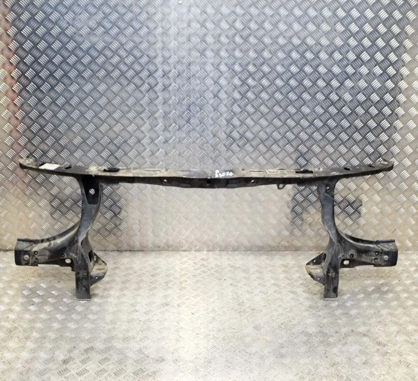 Radiatoru paneļa augšējā daļa L7H000043T