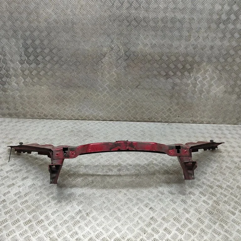 Radiatoru paneļa augšējā daļa 8X2310884A01