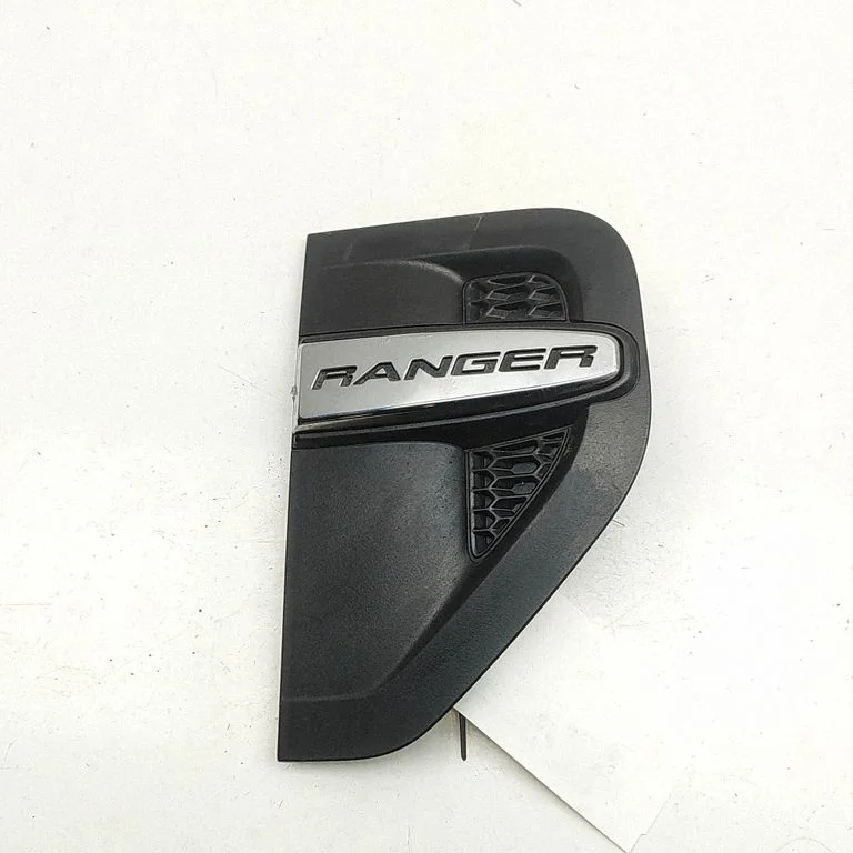 Fender trim (molding) – Ford Ranger (2007-2011)
