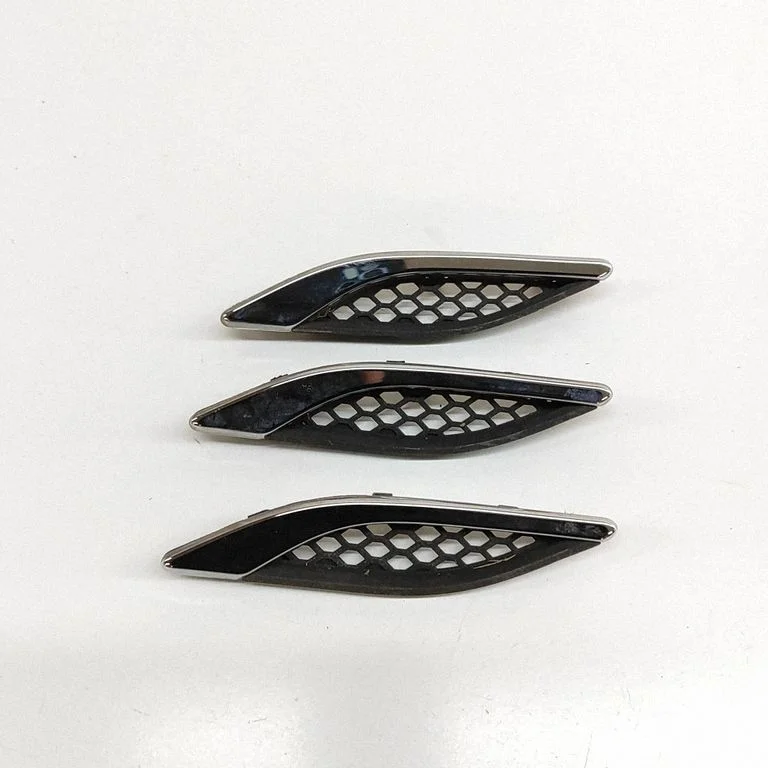 Fender trim (molding) – Maserati Ghibli (2013-)