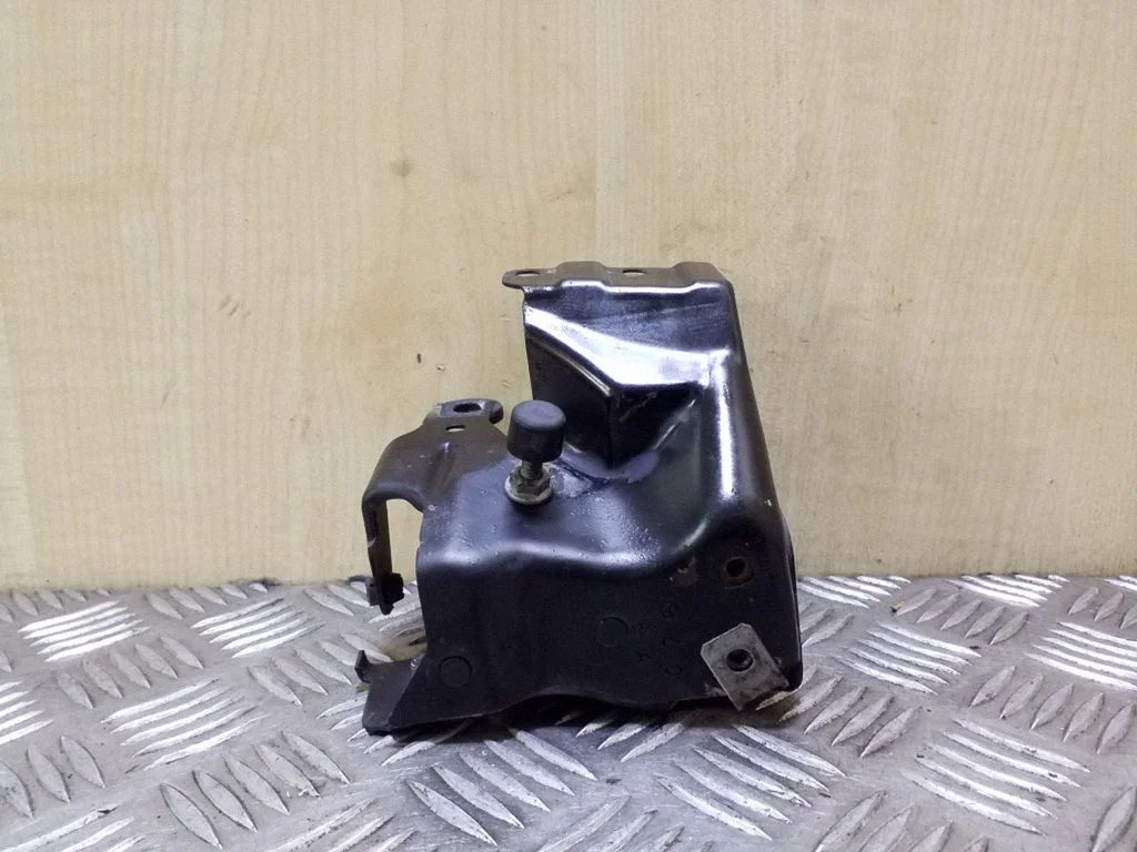 Other exterior part – front right