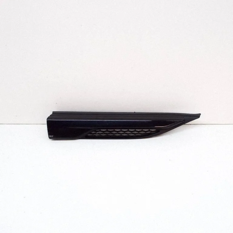 Spārna apdare (moldings) BJ32280B10ABW