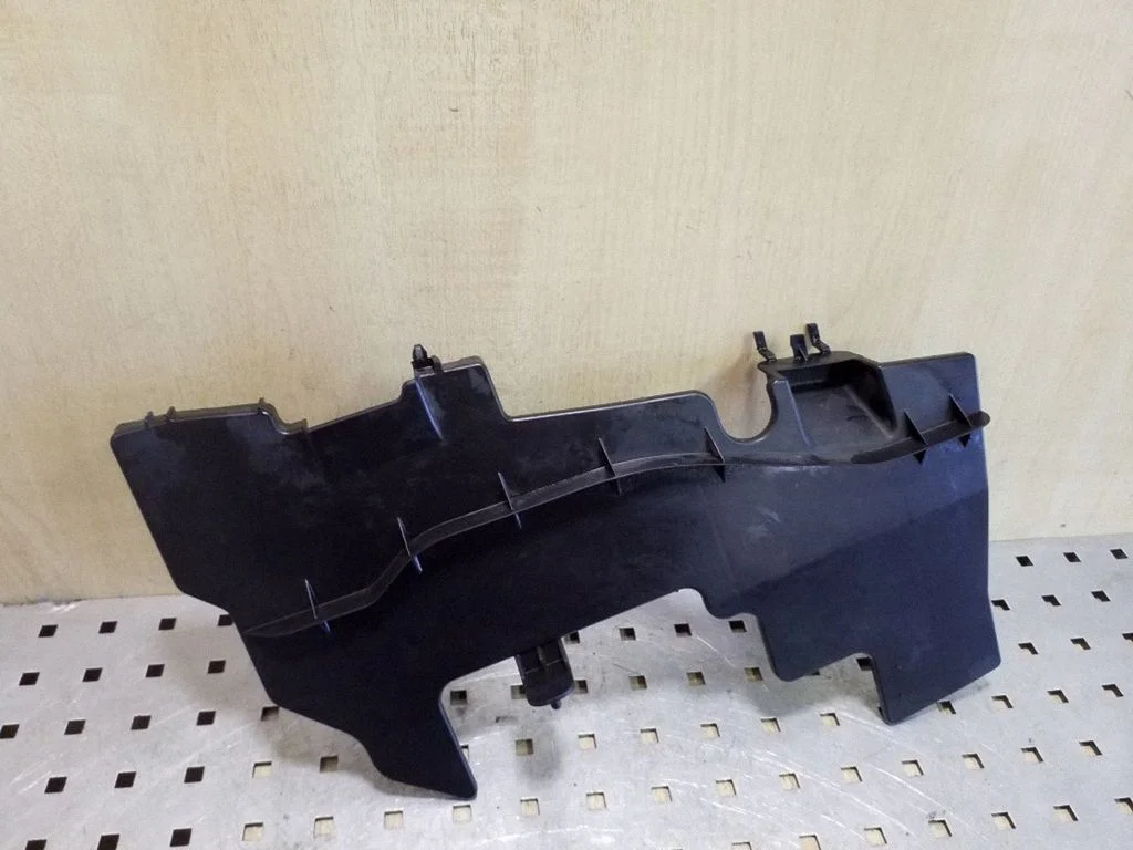 Other exterior part – Toyota Avensis T270 (2009-2012)