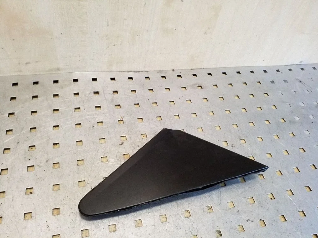 Other exterior part – Toyota Corolla Verso AR10 (2004-2009)