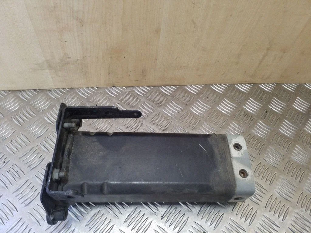 Cita ārējā detaļa 8Z0805119