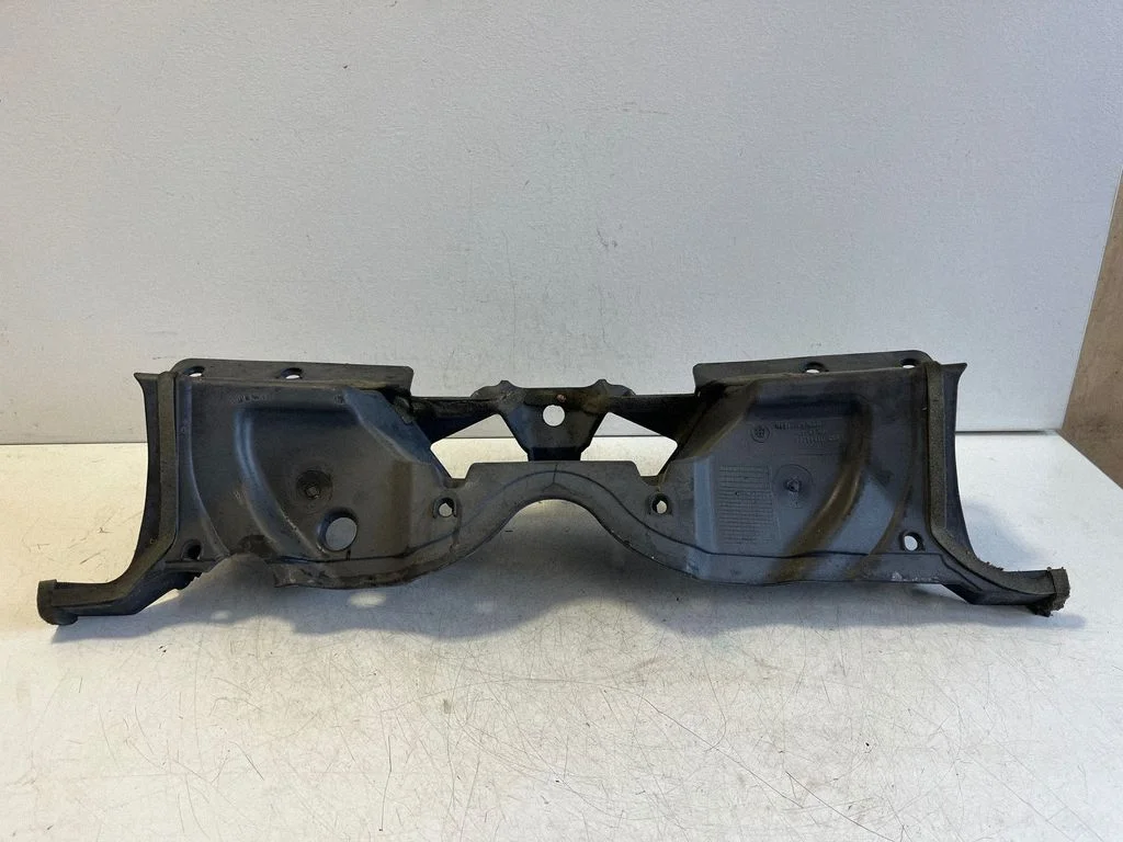 Muu mootoriruumi osa – BMW X3 F25 (2010-2017)