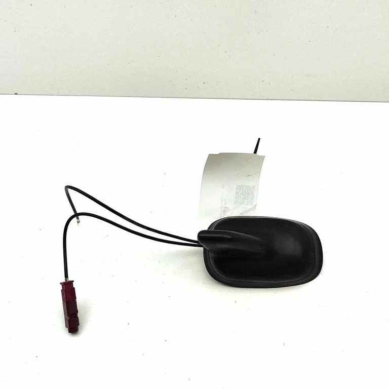 Aerial GPS antenna – Volkswagen Touareg II (2010-2018)