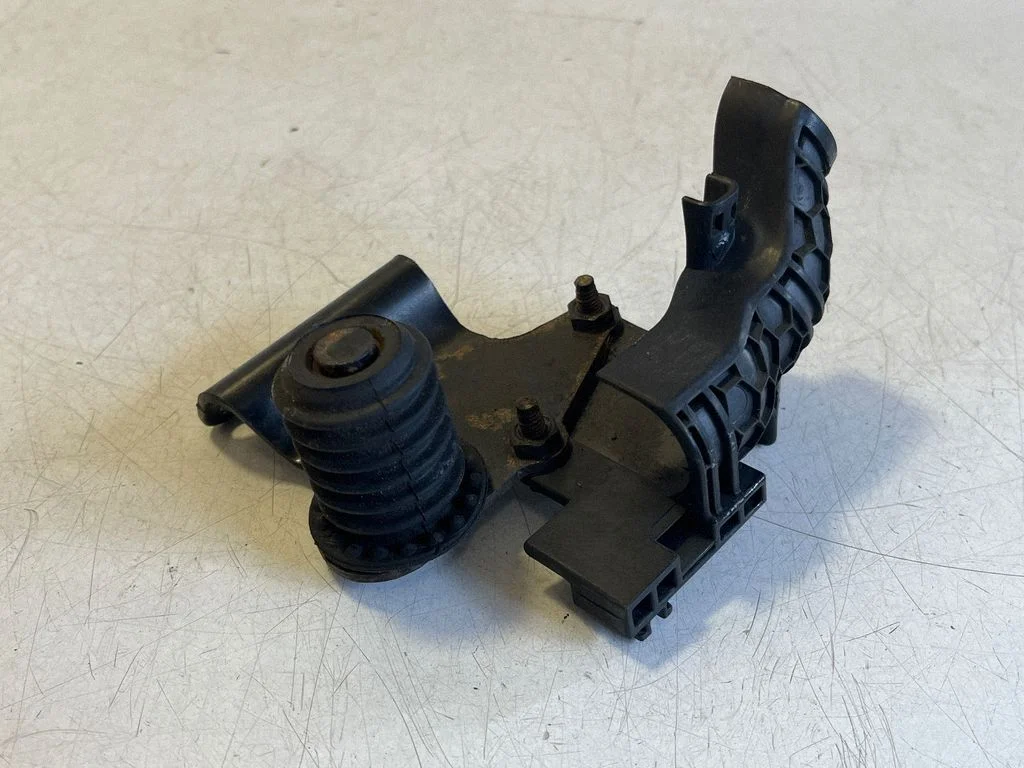 Kita variklio skyriaus detalė