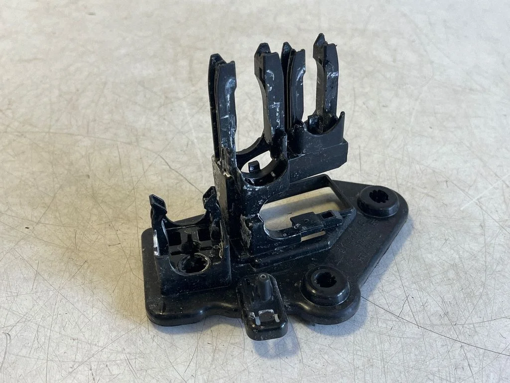Other engine bay part – Porsche Taycan 9J1 (2019-)