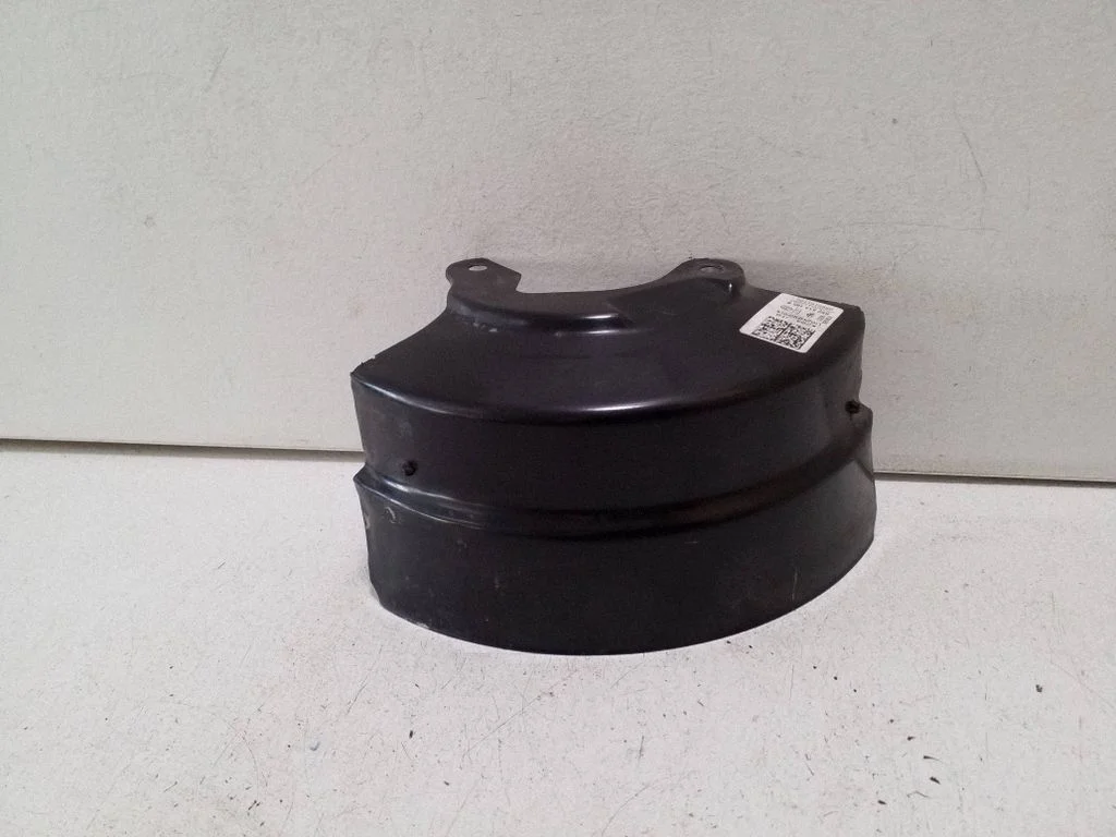 Cita motora nodalījuma detaļa 8S2614105B