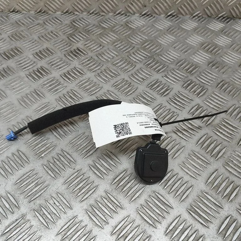 Aerial GPS antenna – Tesla Model S (2012-)