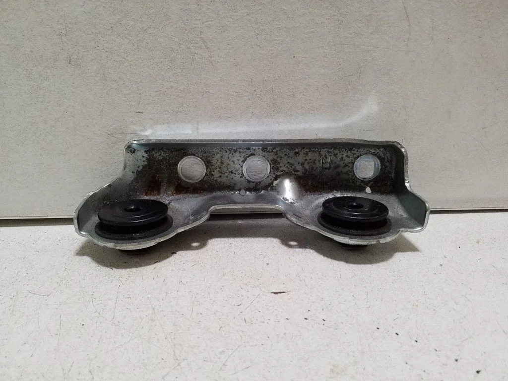 Other engine bay part