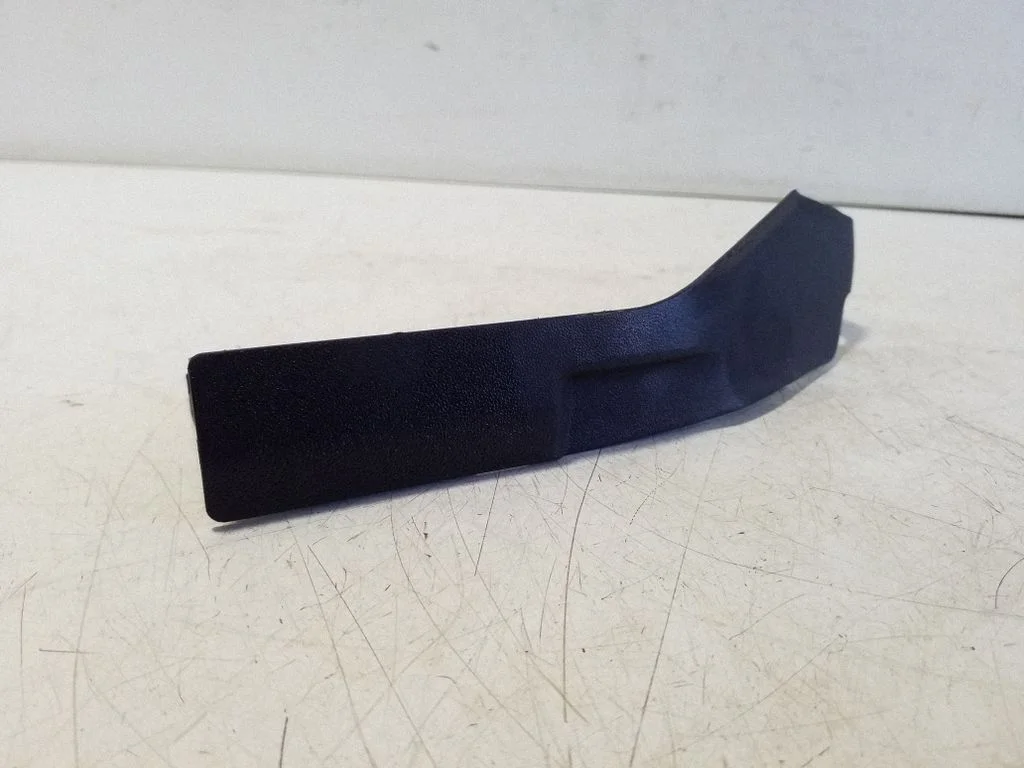 Cita motora nodalījuma detaļa 8J0823630