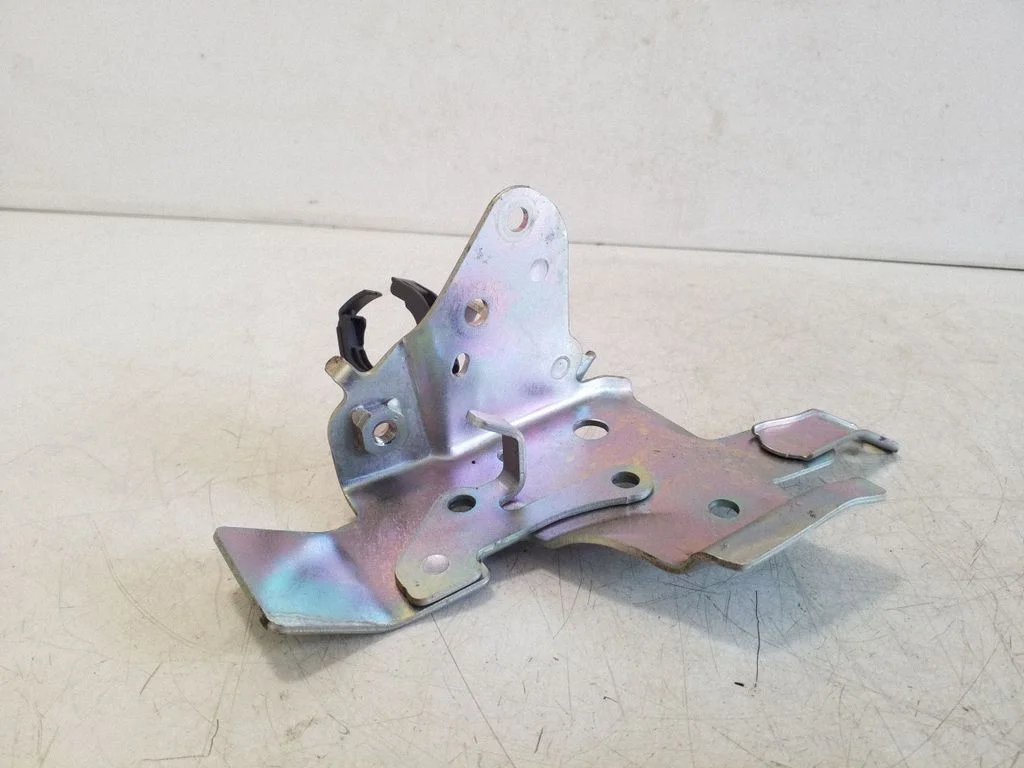 Other engine bay part – Lexus NX (2014-2021)